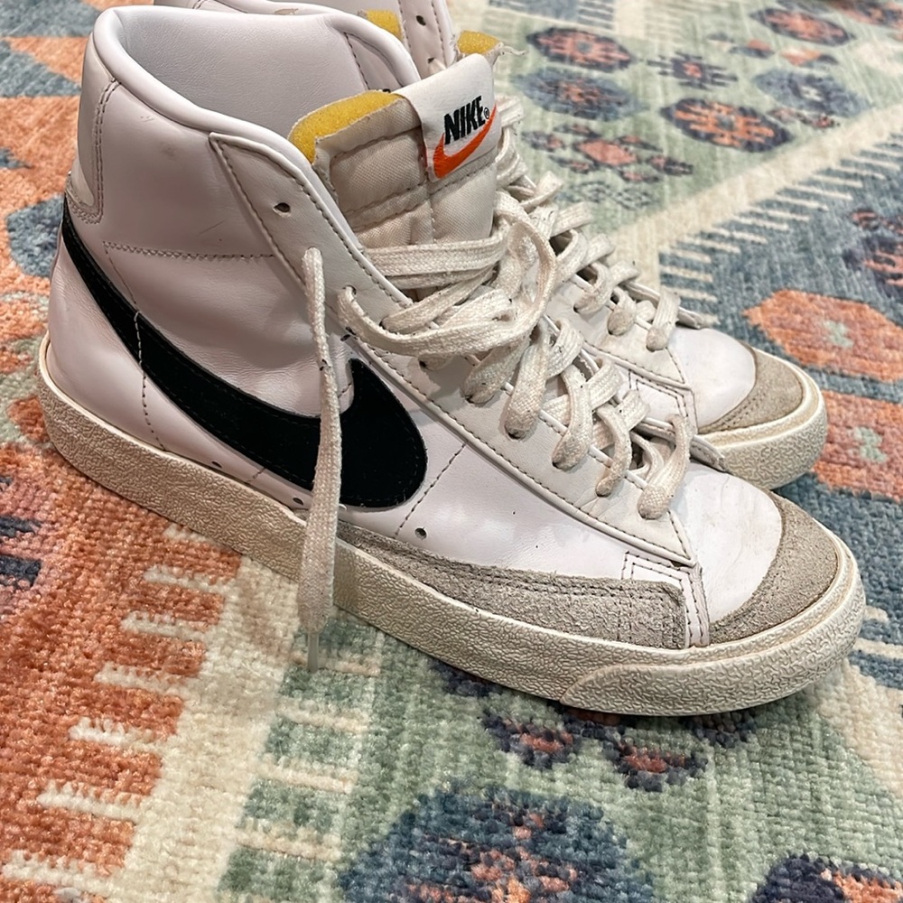 Nike mid blazer
